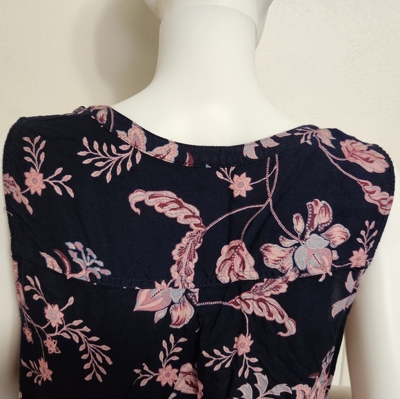 Blue Dip floral sleeveless‎ top size large - Picture 8 of 11